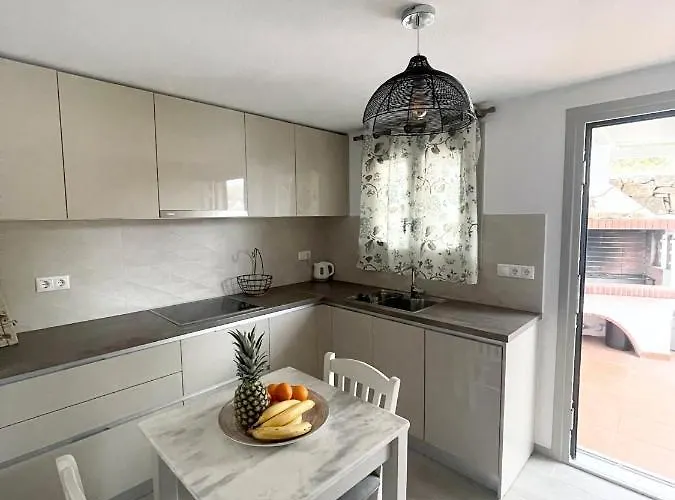 Egea House Semesterbostad *